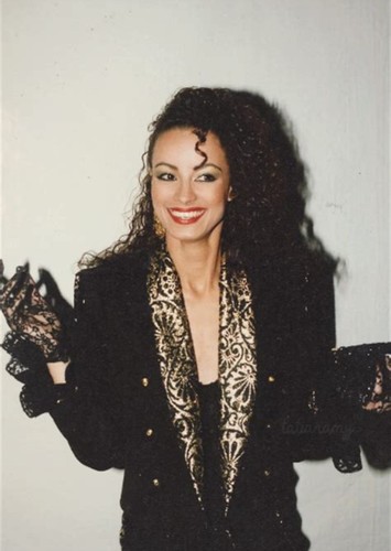 Tatiana Thumbtzen