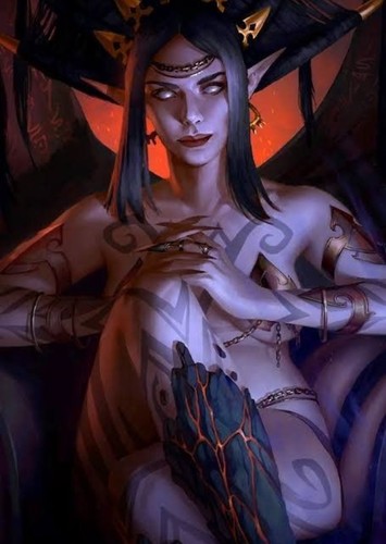 Tattered Queen Makara