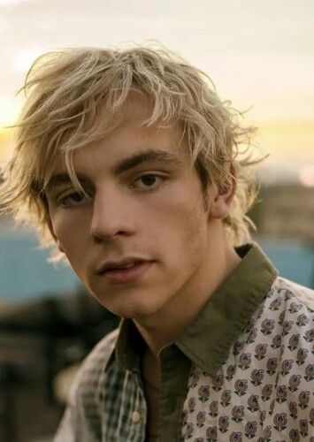 Ross Lynch