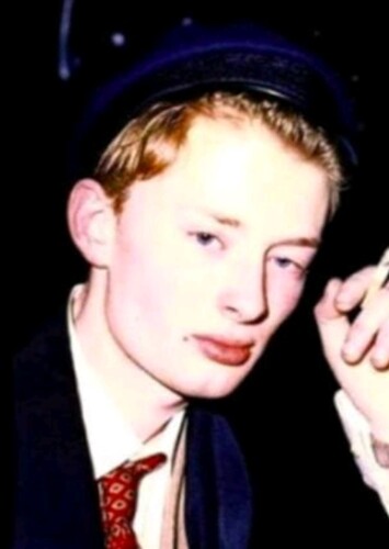 Thom "Flashback"