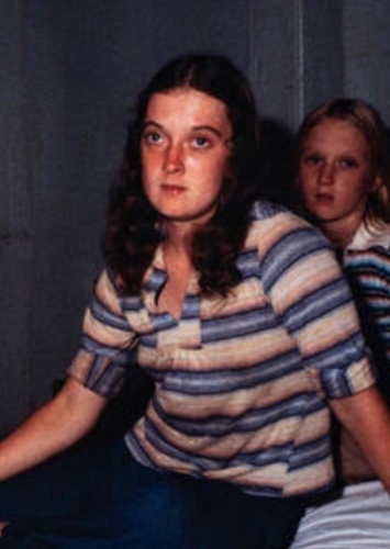 TRACY'S SISTER