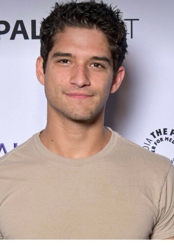 Tyler Posey (Luis Garcia)