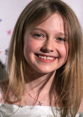 Young Dakota Fanning