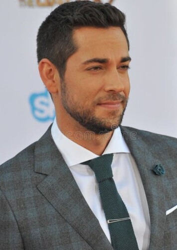 Zachary Levi