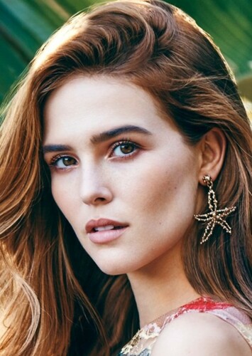 Zoey Deutch