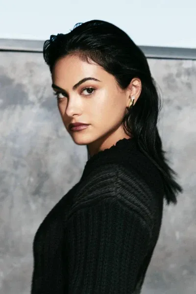 Camila Mendes