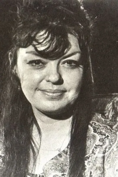 Veronica "Ronnie" Howard
