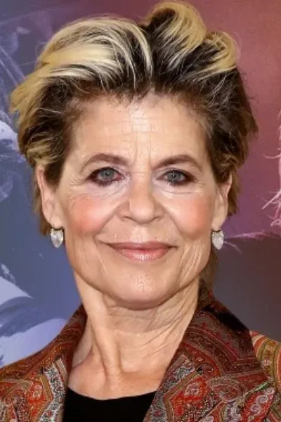 Linda Hamilton photo 2