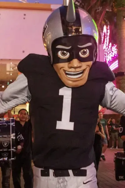 Raider Rusher