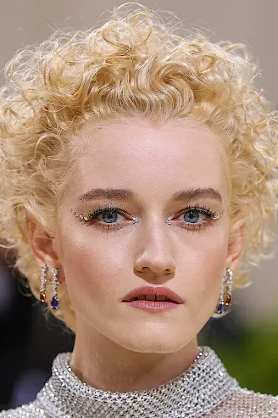 Julia Garner