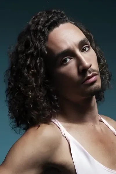 Robert Sheehan photo