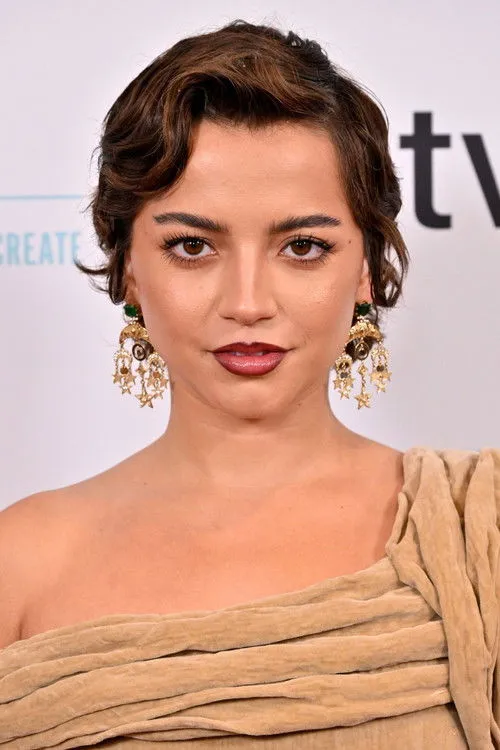 Isabela Merced photo