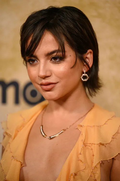 Isabela Merced photo