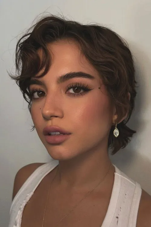 Isabela Merced photo