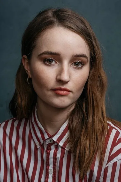 Kaitlyn Dever photo