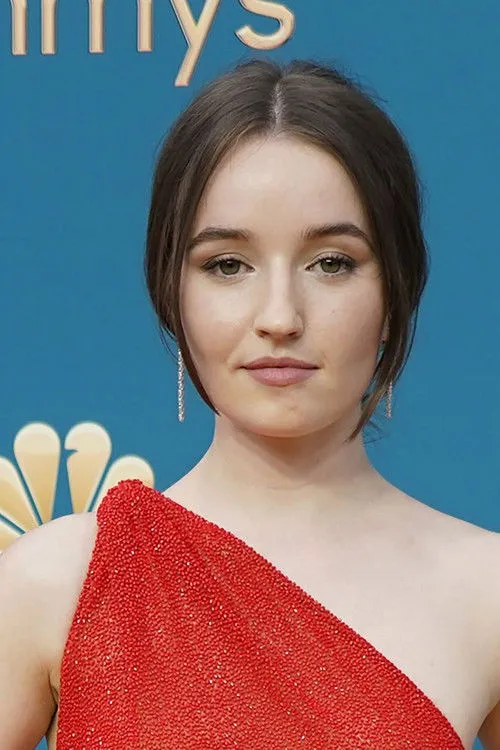 Kaitlyn Dever photo