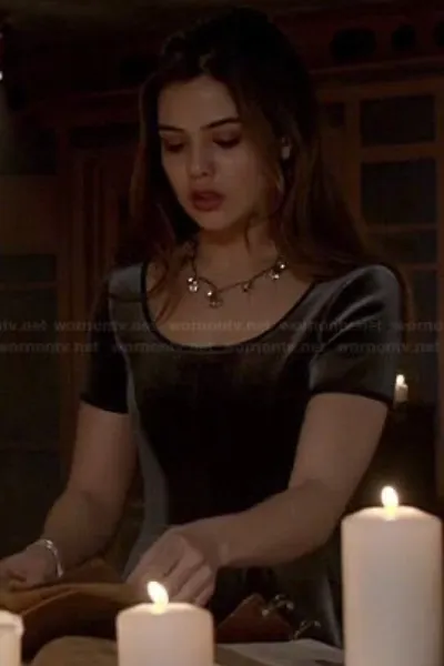 Danielle Campbell photo