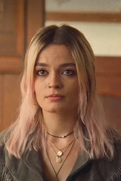 Maeve Wiley photo
