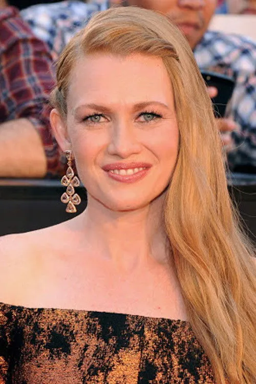Mireille Enos photo