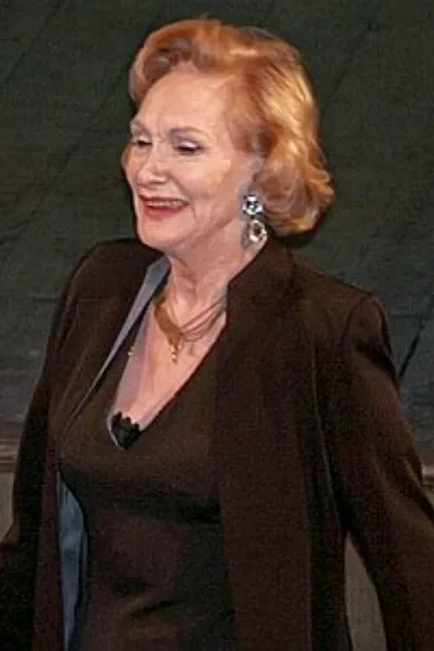 Siân Phillips photo