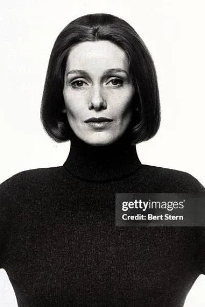 Siân Phillips photo