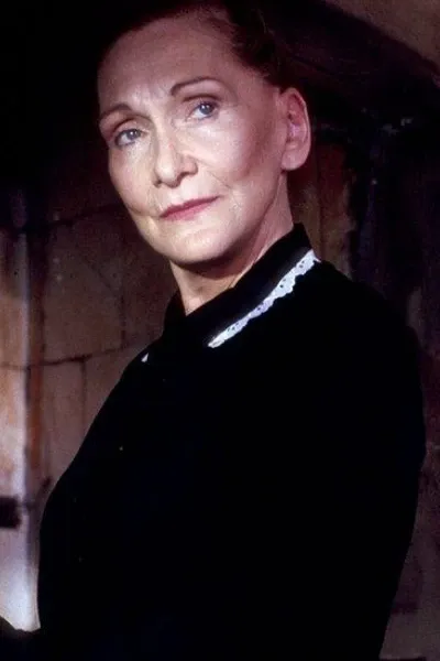 Siân Phillips photo