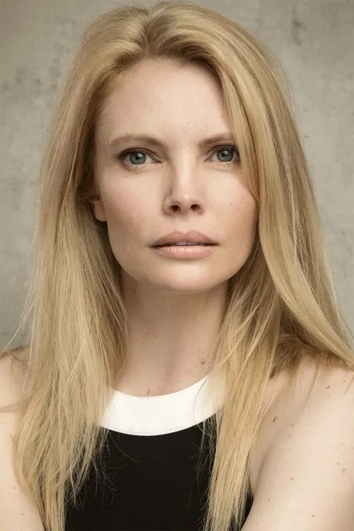 Nathalie Cox photo