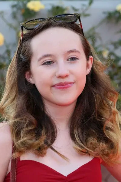 Vivien Lyra Blair photo