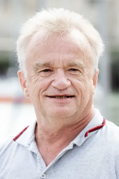 Dominique Pinon photo