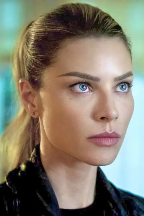 Lauren German photo