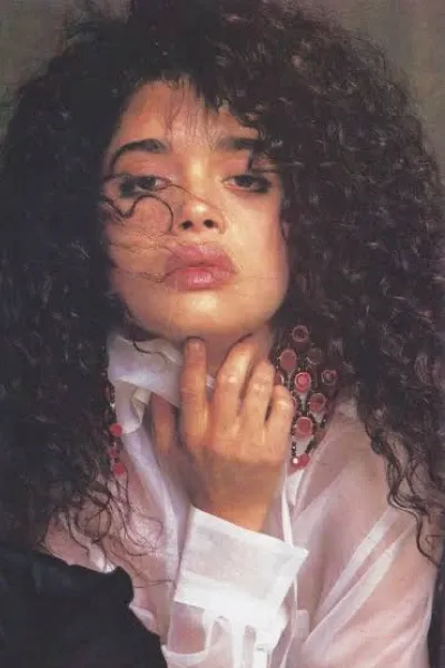 Lisa Bonet photo