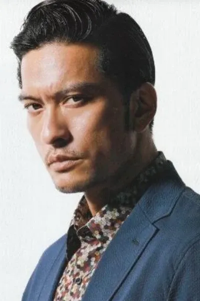 Tomoya Nagase photo