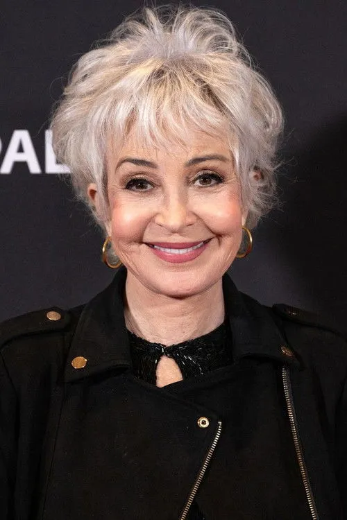 Annie Potts photo