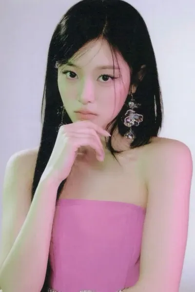 Kim Hyunjin photo