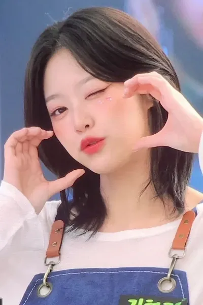 Kim Hyunjin photo