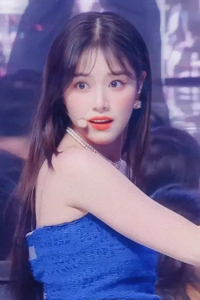 Kim Hyunjin photo