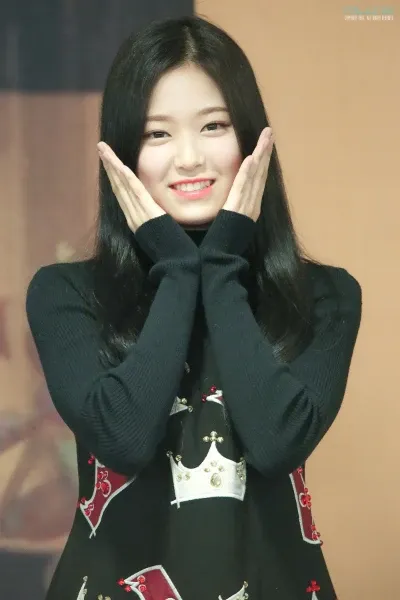 Kim Hyunjin photo