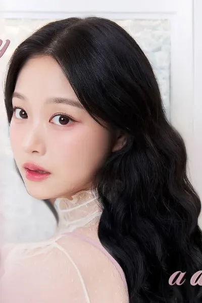 Kim Hyunjin photo