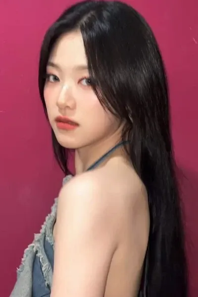 Kim Hyunjin photo