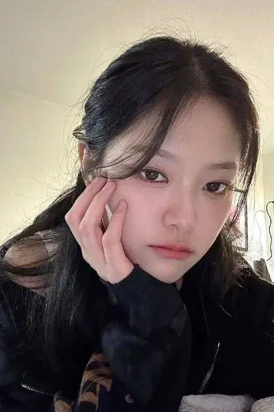 Kim Hyunjin photo