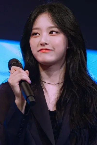 Kim Hyunjin photo