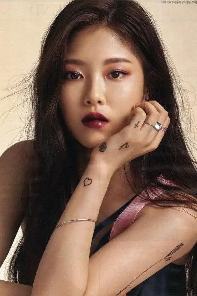 Kim Hyunjin photo