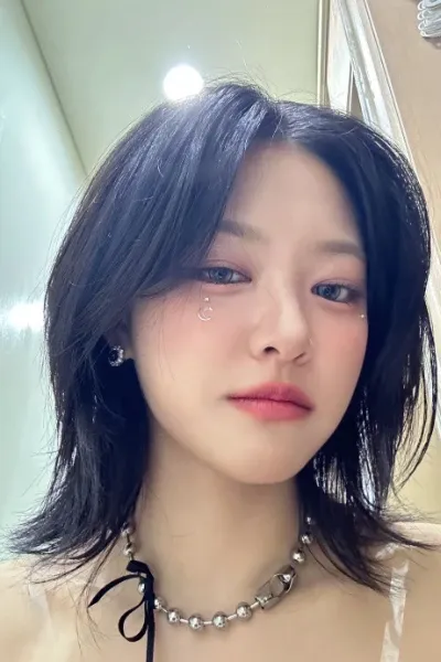 Kim Hyunjin photo