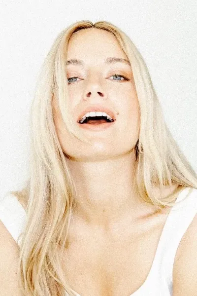 Ashe (singer) photo
