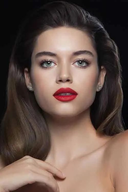 Afra Saraçoğlu photo