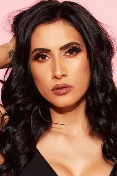 Cristina Vee photo