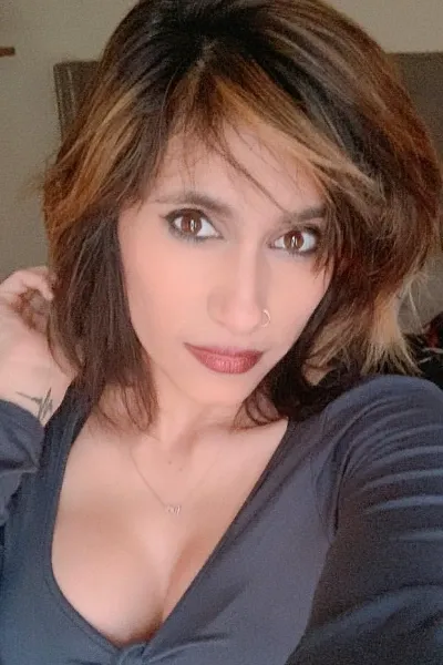 Cristina Vee photo