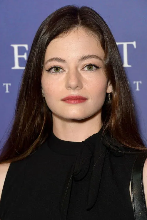 Mackenzie Foy photo