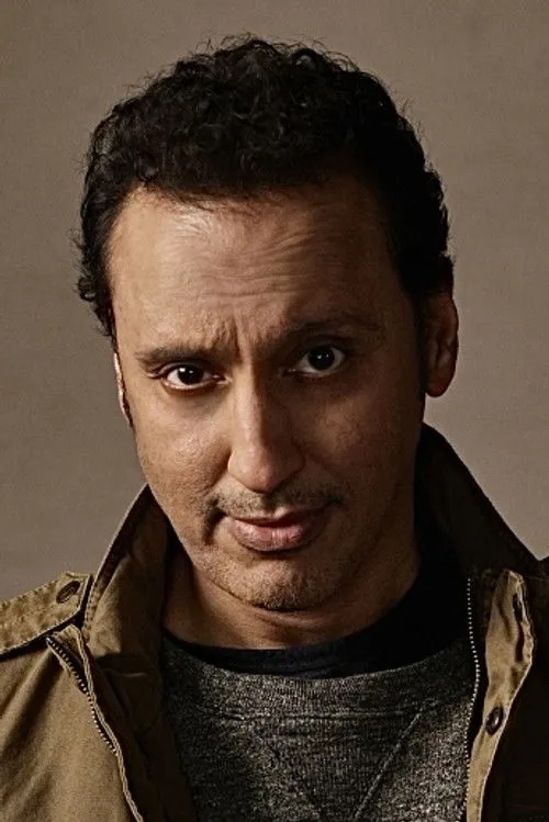 Aasif Mandvi photo