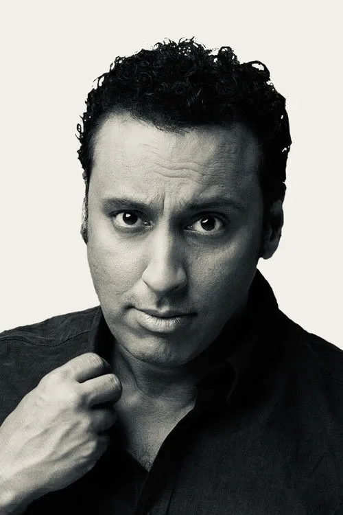 Aasif Mandvi photo